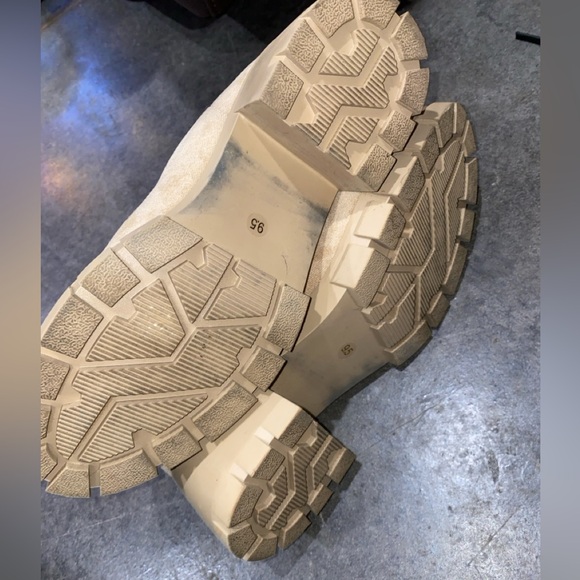 Slip on Cream color Chelsea Boot - Picture 5 of 6